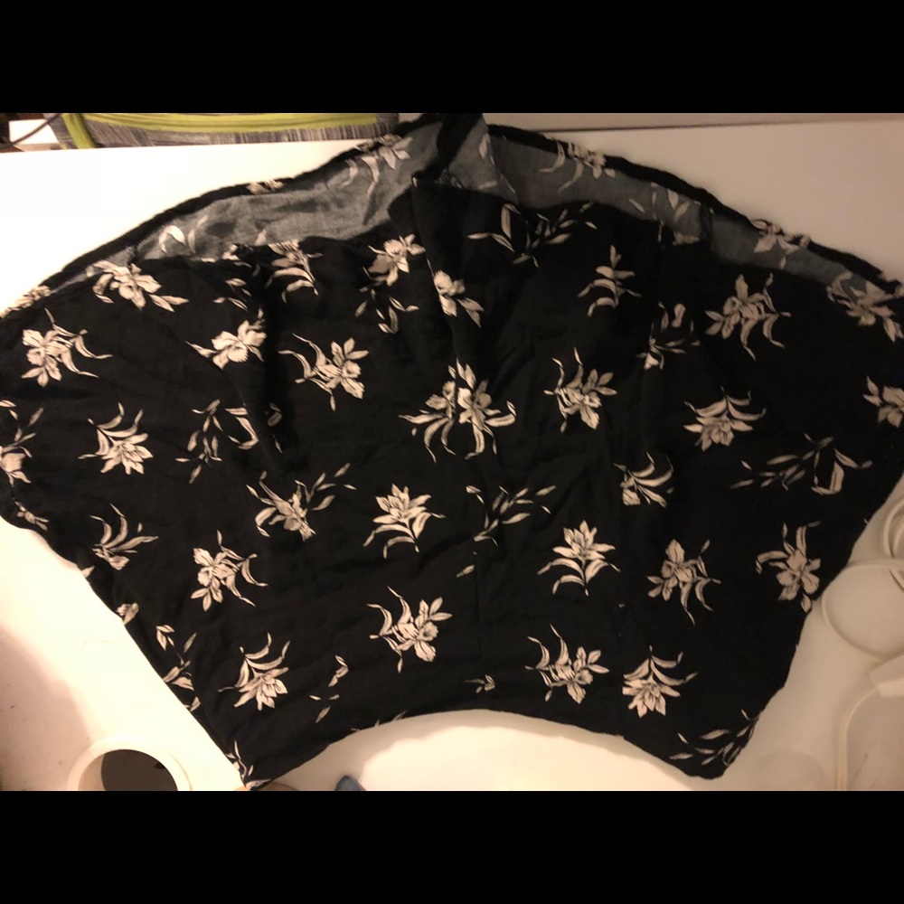 Floral print flouncy shorts